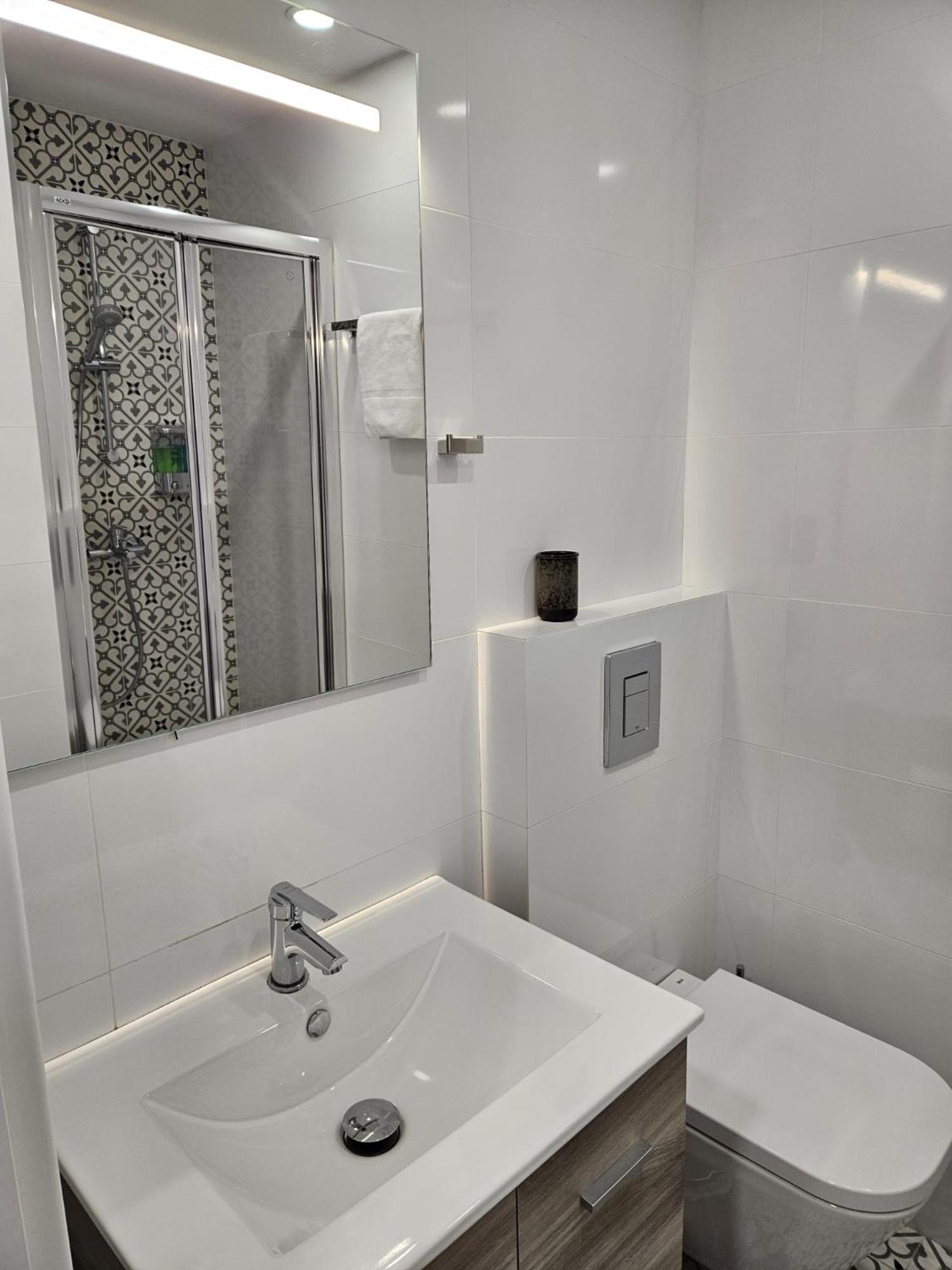 Villa Verde Madrid Buitenkant foto